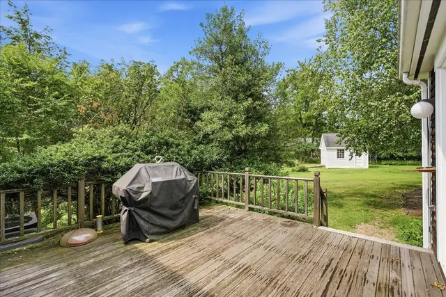 2359 James DRIVE gallery image 42