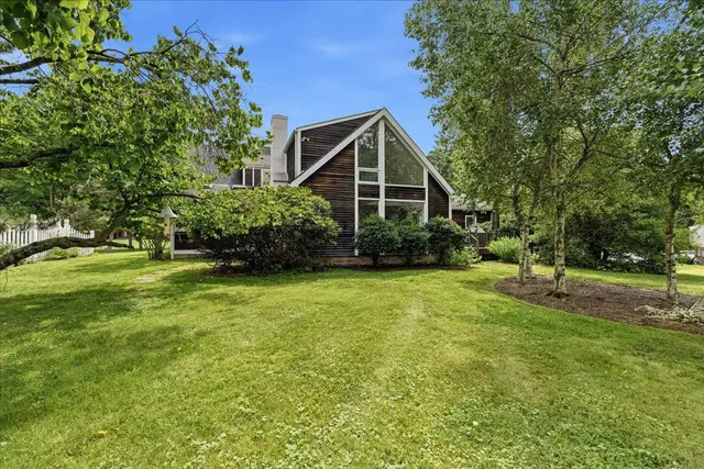 2359 James DRIVE gallery image 43