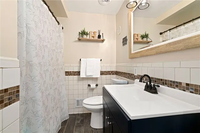 236 Greenwood Drive gallery image 3