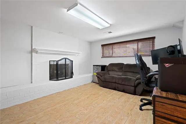 236 Greenwood Drive gallery image 4