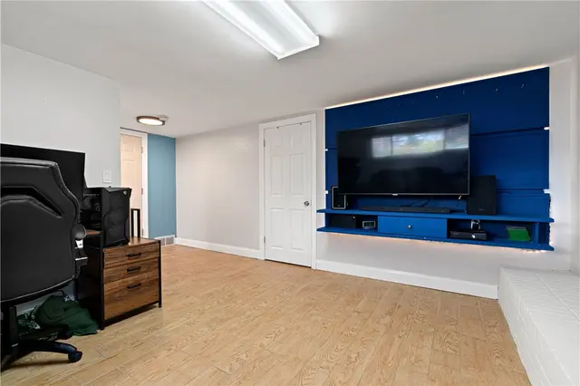 236 Greenwood Drive gallery image 10