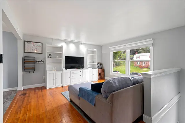 236 Greenwood Drive gallery image 28