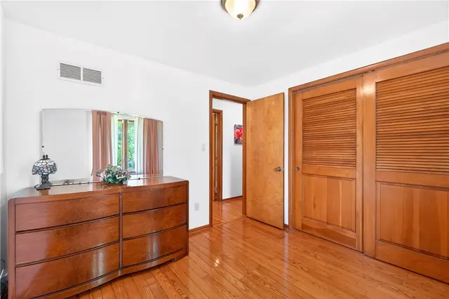 236 Sunset Road gallery image 11