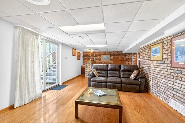 236 Sunset Road gallery image 15