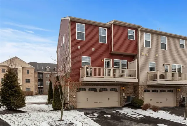 236 Thornapple Ln gallery image 5