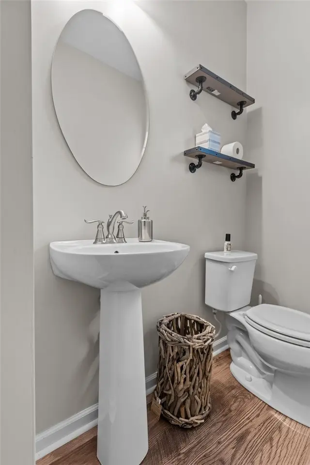 236 Thornapple Ln gallery image 10