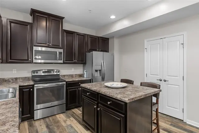 236 Thornapple Ln gallery image 12