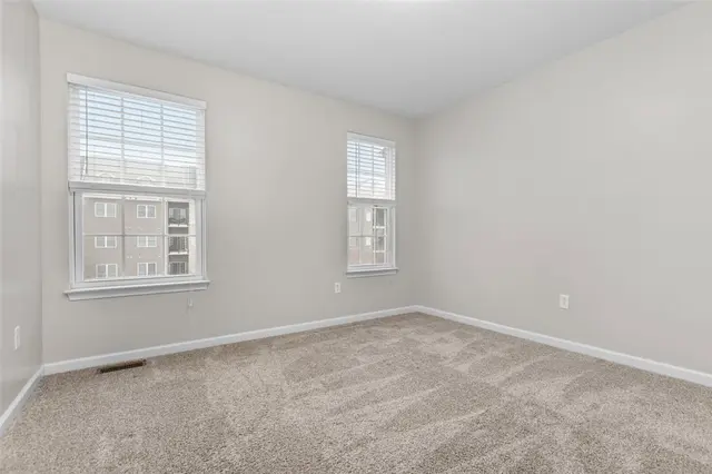 236 Thornapple Ln gallery image 17