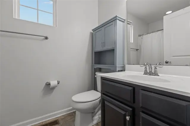 236 Thornapple Ln gallery image 25