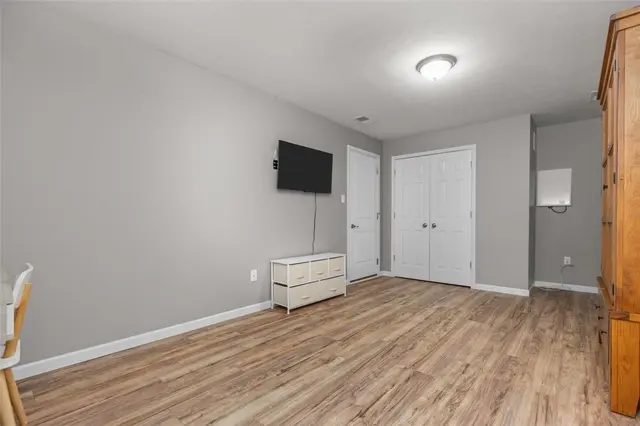 236 Thornapple Ln gallery image 28
