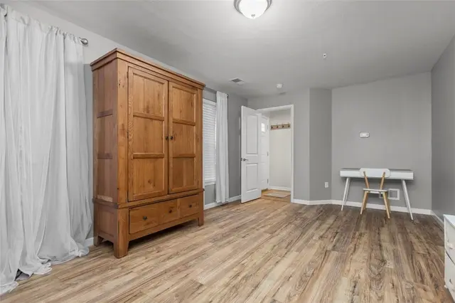 236 Thornapple Ln gallery image 29
