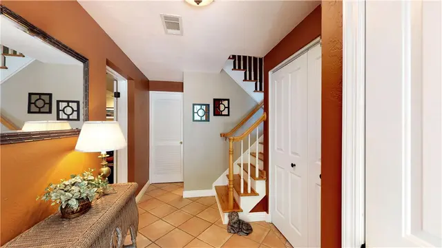 2360 Saddle Dr gallery image 2