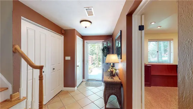 2360 Saddle Dr gallery image 3