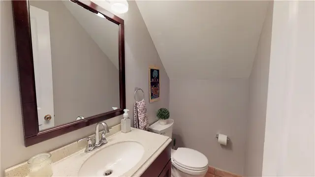 2360 Saddle Dr gallery image 6
