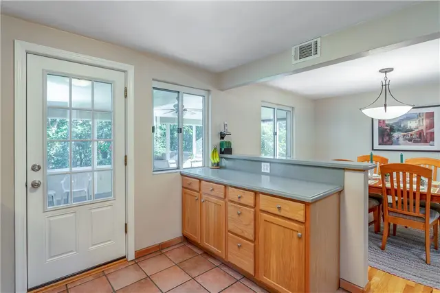 2360 Saddle Dr gallery image 12