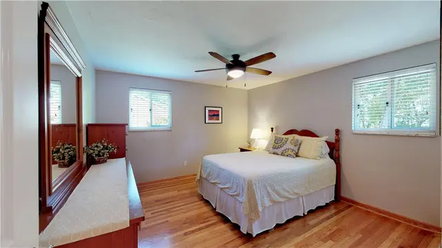 2360 Saddle Dr gallery image 15