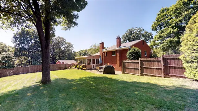 2360 Saddle Dr gallery image 22