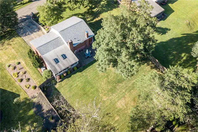 2360 Saddle Dr gallery image 24
