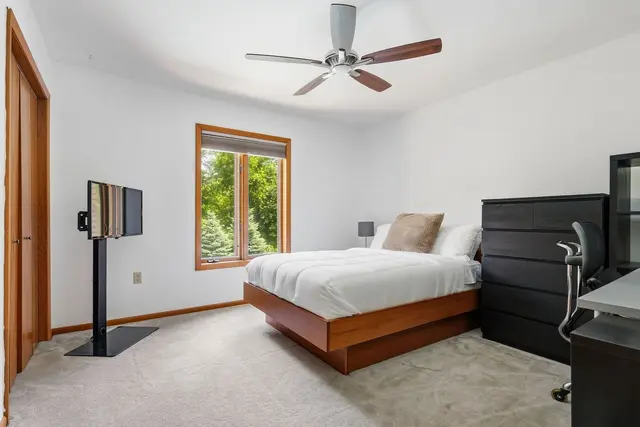 2360 West Gate DRIVE gallery image 14