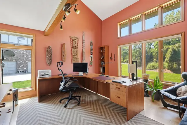 2360 West Gate DRIVE gallery image 18