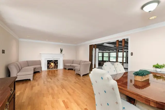 2363 James Dr gallery image 5