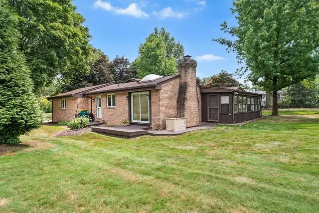 2363 James Dr gallery image 11