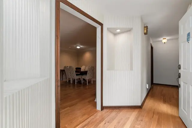 2363 James Dr gallery image 15