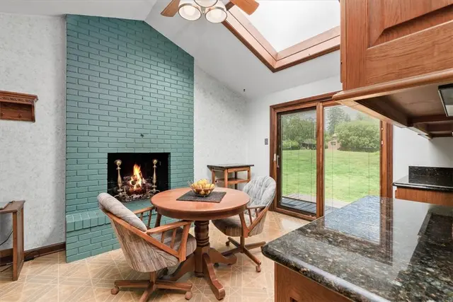 2363 James Dr gallery image 22