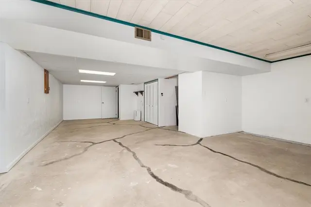 2363 James Dr gallery image 35
