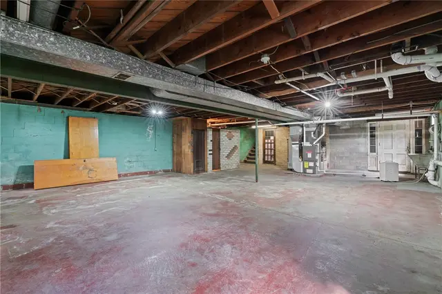 2365 West Hardies Rd gallery image 8