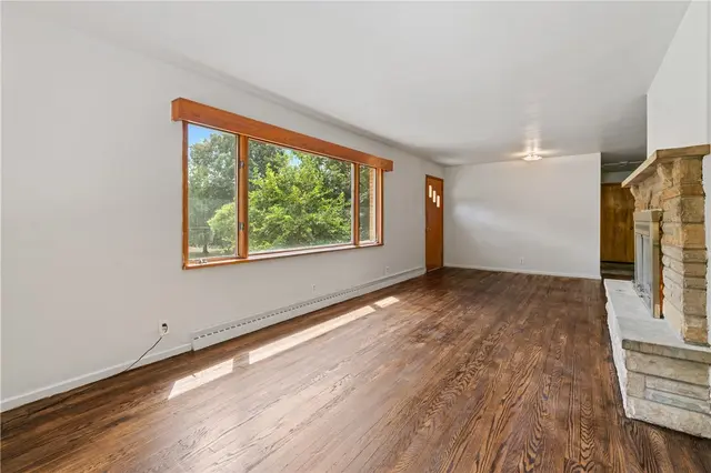 2365 West Hardies Rd gallery image 13