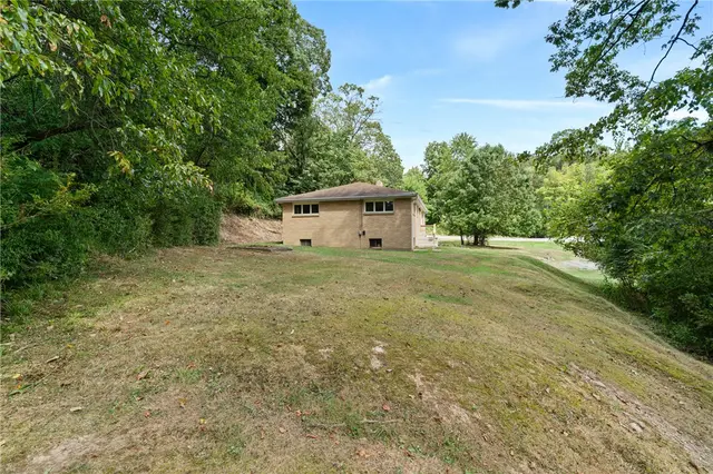 2365 West Hardies Rd gallery image 15