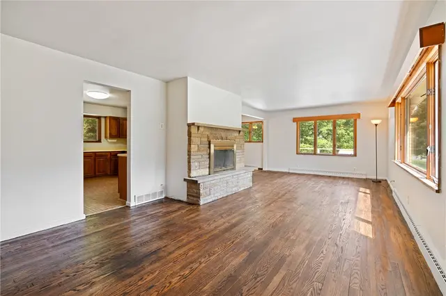 2365 West Hardies Rd gallery image 22
