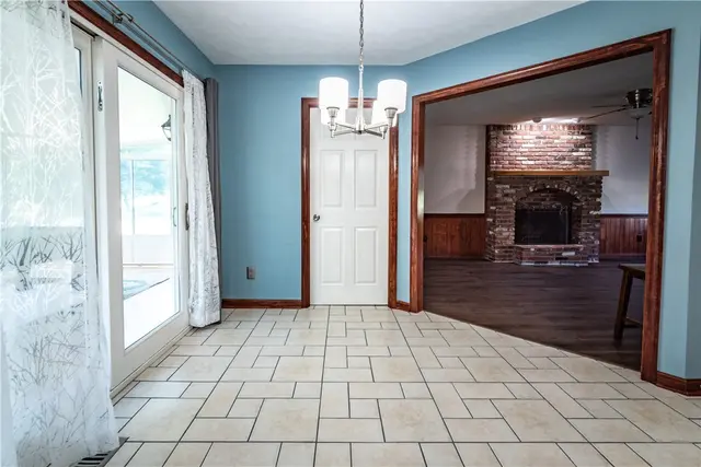 238 Cumberland Drive gallery image 9