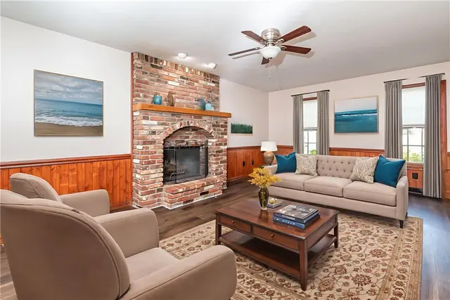 238 Cumberland Drive gallery image 14