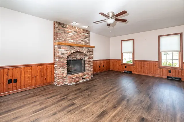 238 Cumberland Drive gallery image 15