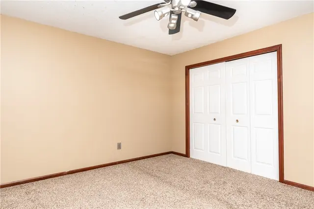 238 Cumberland Drive gallery image 36