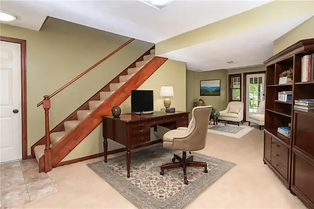 238 Cumberland Drive gallery image 40