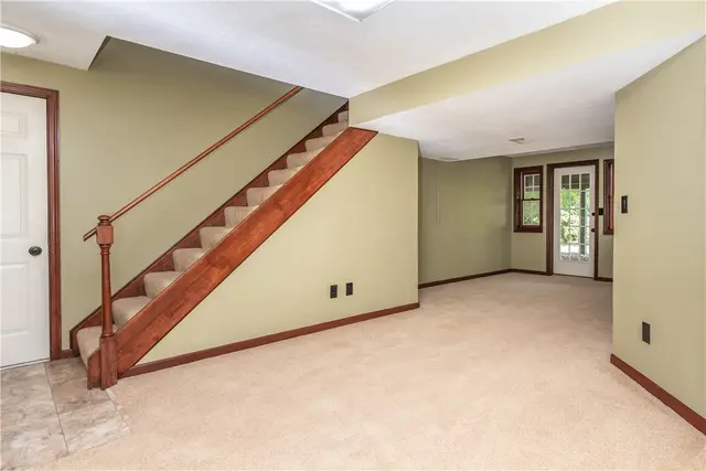 238 Cumberland Drive gallery image 41