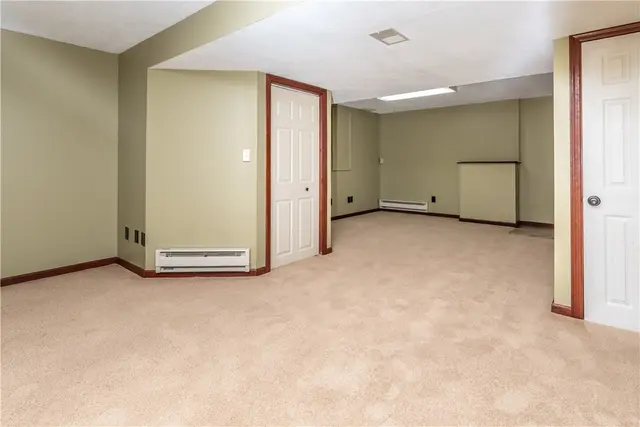 238 Cumberland Drive gallery image 42