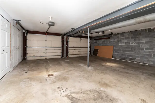 238 Cumberland Drive gallery image 44
