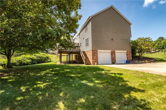 238 Cumberland Drive gallery image 45