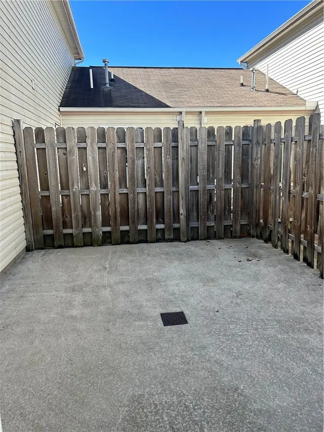 238 Huckleberry Ct gallery image 23