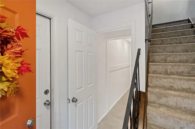 238 Woodbridge Dr gallery image 7