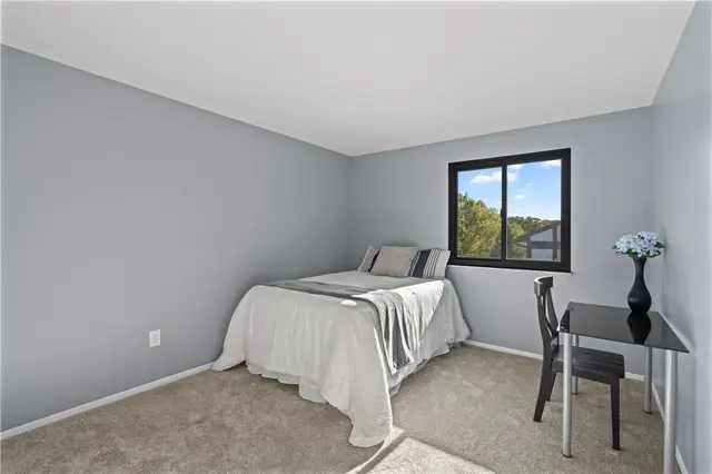 238 Woodbridge Dr gallery image 9