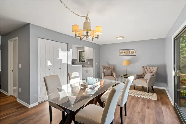 238 Woodbridge Dr gallery image 10
