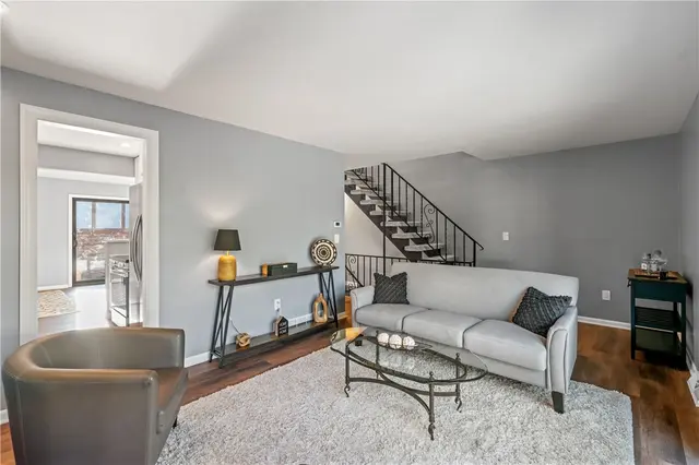 238 Woodbridge Dr gallery image 11