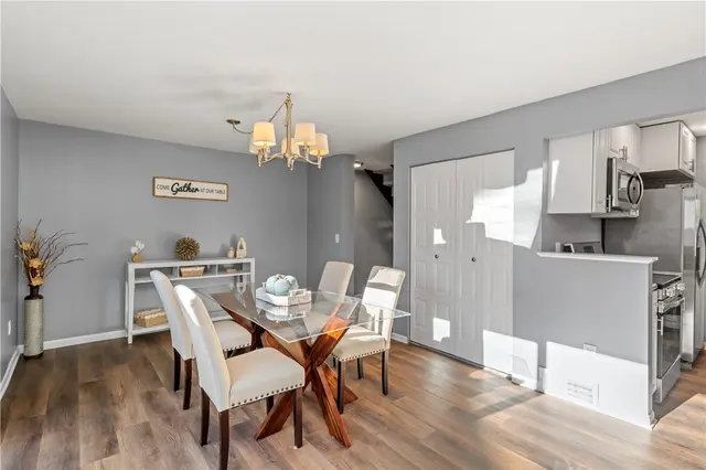 238 Woodbridge Dr gallery image 17