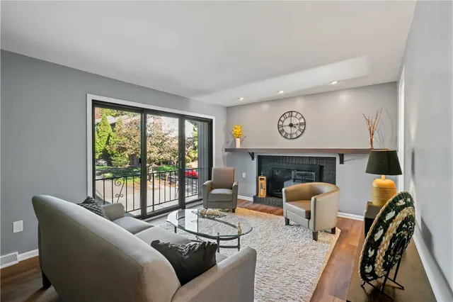 238 Woodbridge Dr gallery image 23