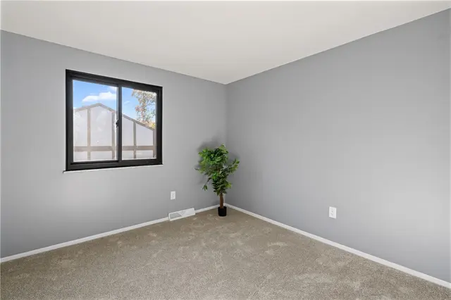238 Woodbridge Dr gallery image 26